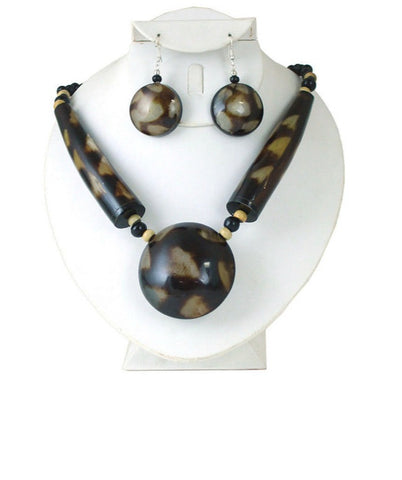 Large Spotted Horn Necklace & Earrings